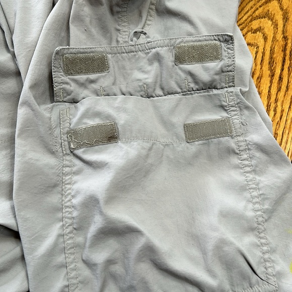 The North Face men’s khaki color shorts.  Nylon hiking. Size Large. Stain. - Picture 9 of 10